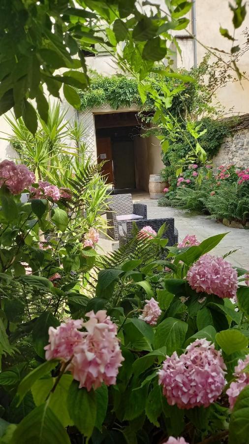 Hotel De La Halle Nolay  Exterior photo